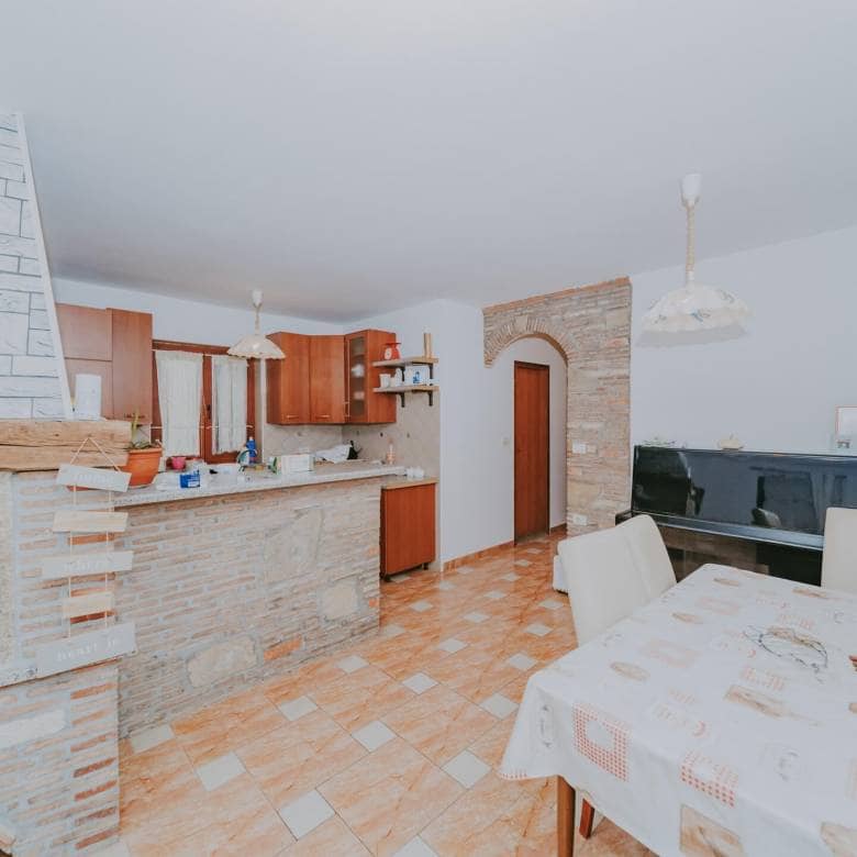 Karigador | Two ground floor apartments with basement and yard