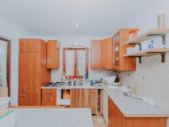 Karigador | Two ground floor apartments with basement and yard