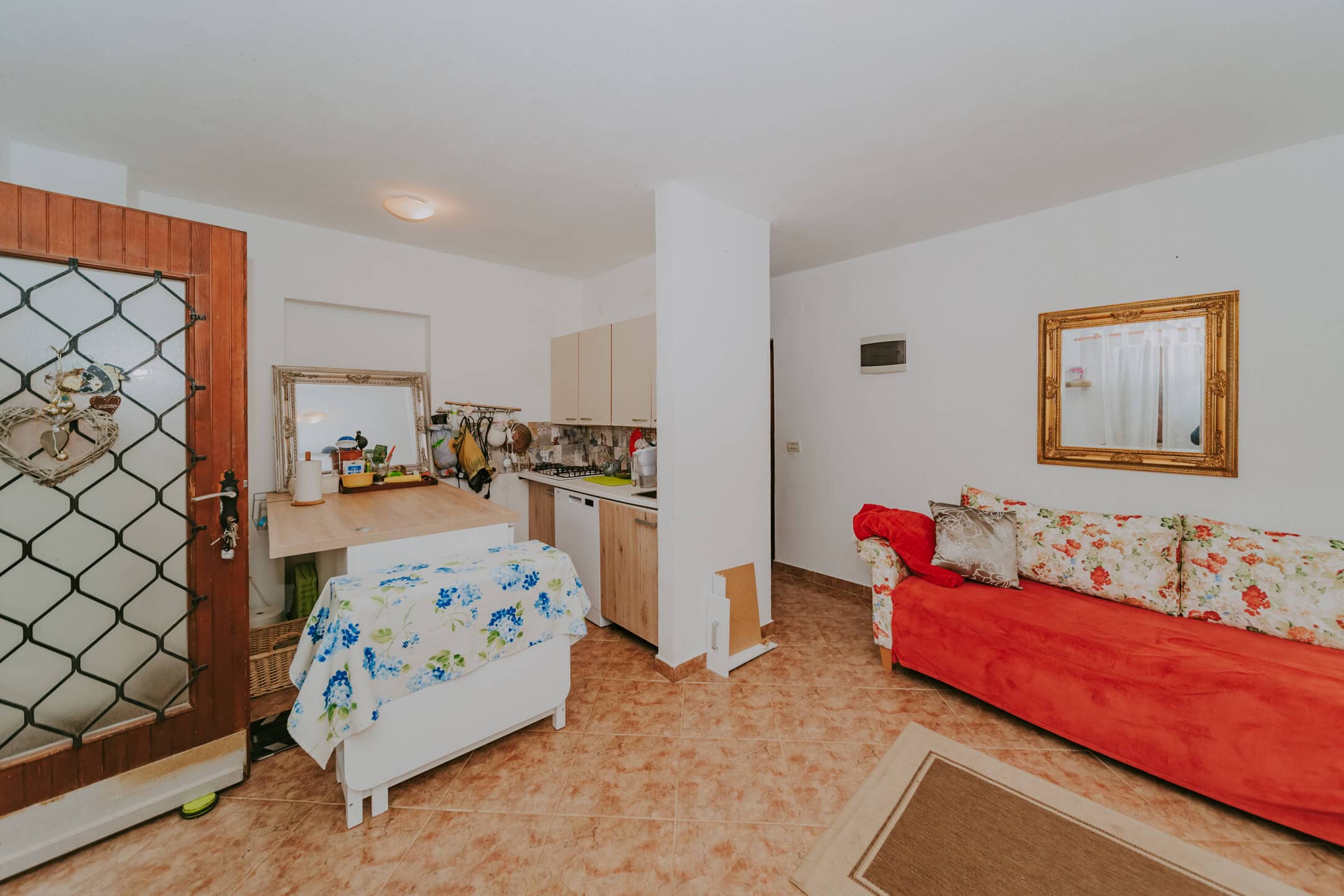 Karigador | Two ground floor apartments with basement and yard