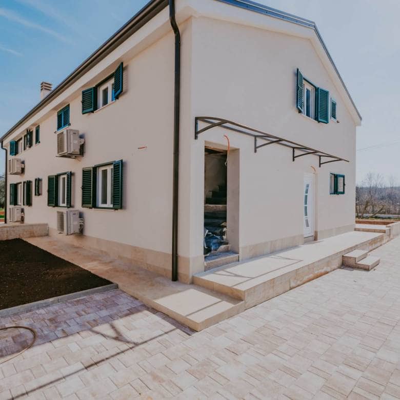 Umaga  okolica | Kvalitetna kuća u novogradnji sa stanovima