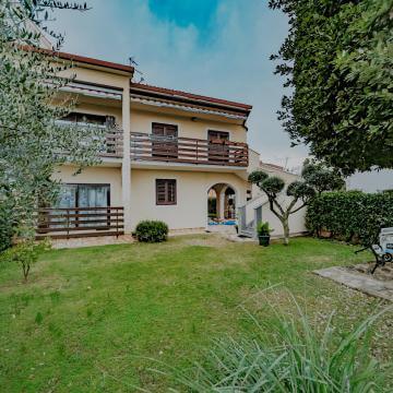 Umag | Ekskluzivna kuća prvi red do mora sa pogledom na more