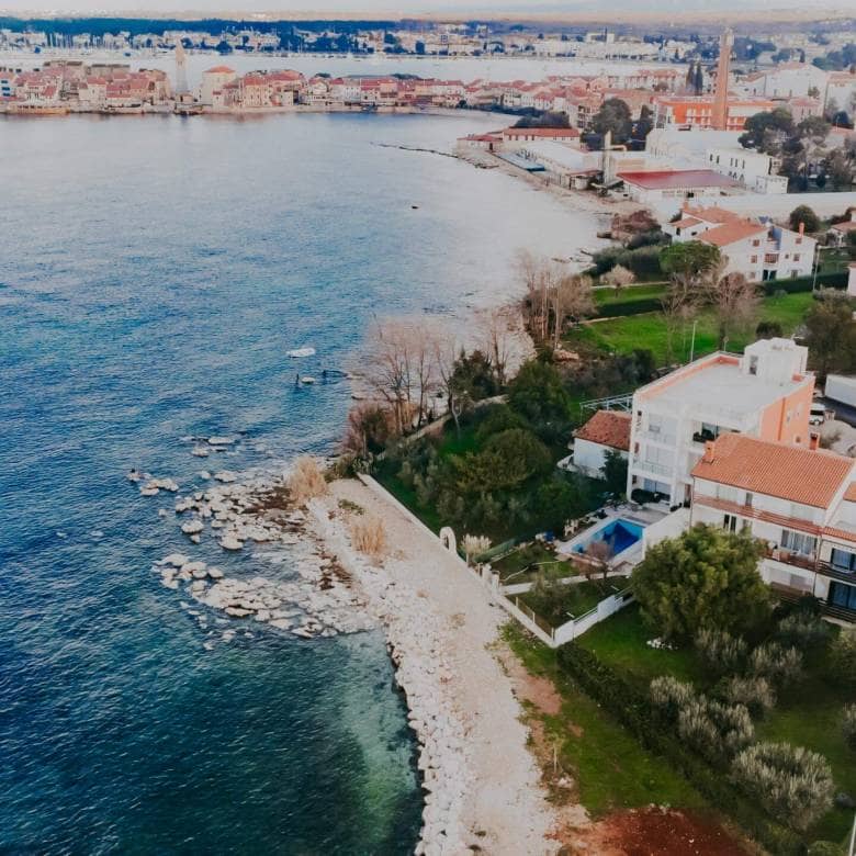 Umag | Ekskluzivna kuća prvi red do mora sa pogledom na more