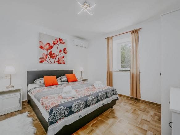 Umag okolica | Vrstna hiša z bazenom in velikim potencialom