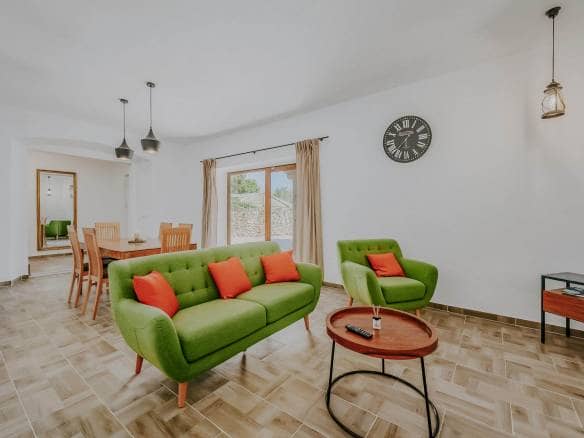 Umag okolica | Vrstna hiša z bazenom in velikim potencialom
