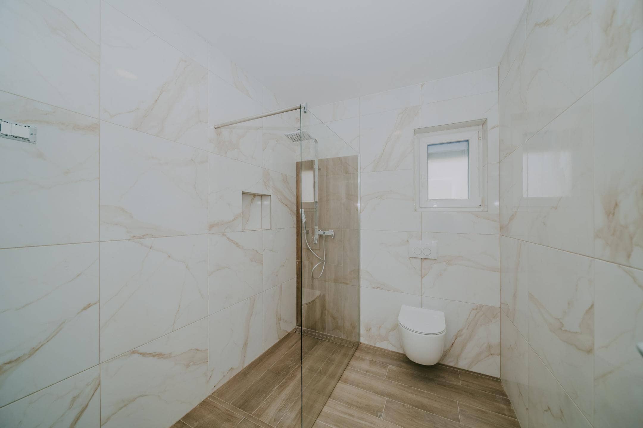 Monte rosso | Villa di nuova costruzione con piscina