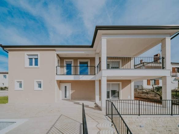 Monte rosso | Villa di nuova costruzione con piscina