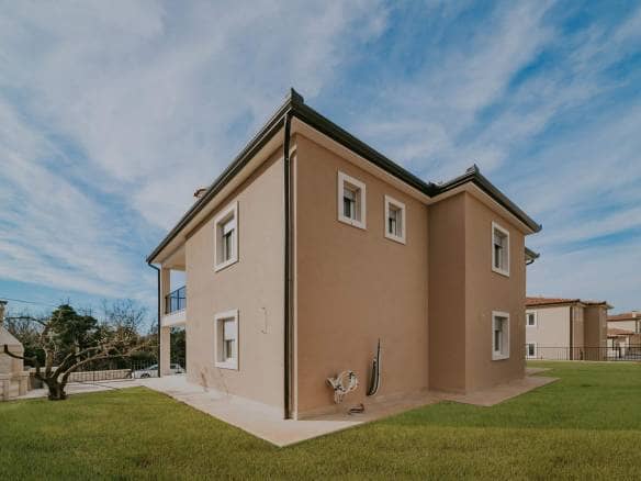 Monte rosso | Villa di nuova costruzione con piscina