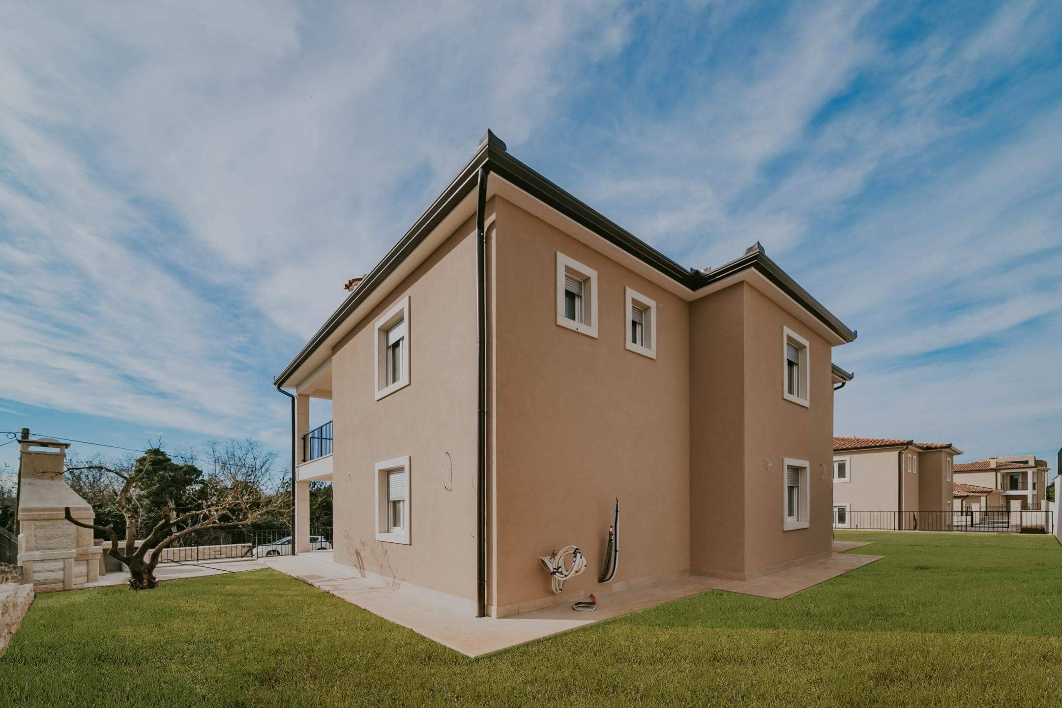 Monte rosso | Villa di nuova costruzione con piscina