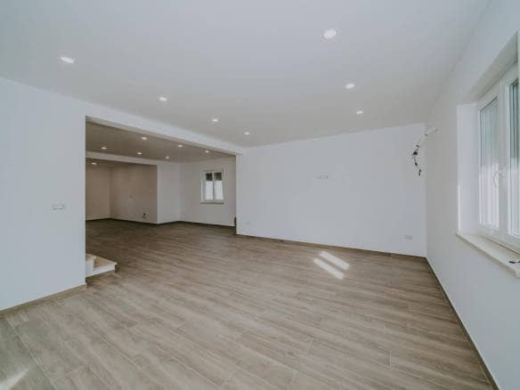 Monte rosso | Villa di nuova costruzione con piscina