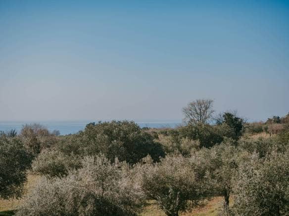 Vendita esclusiva | Appartamento A Zambrattia Al Primo Piano Con Vista Mare