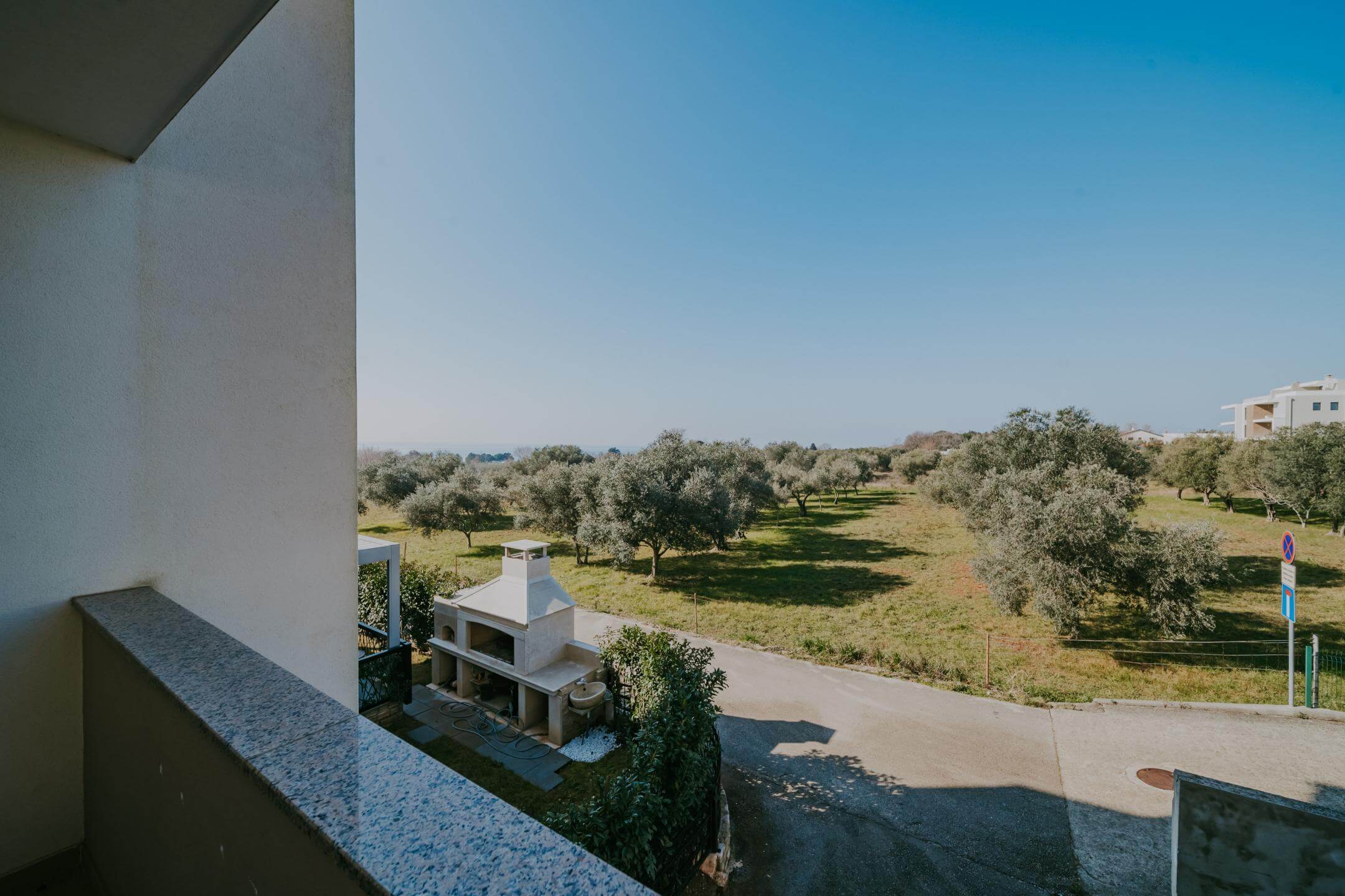 Exklusiver Verkauf | Wohnung in Zambratija im ersten Stock mit Meerblick