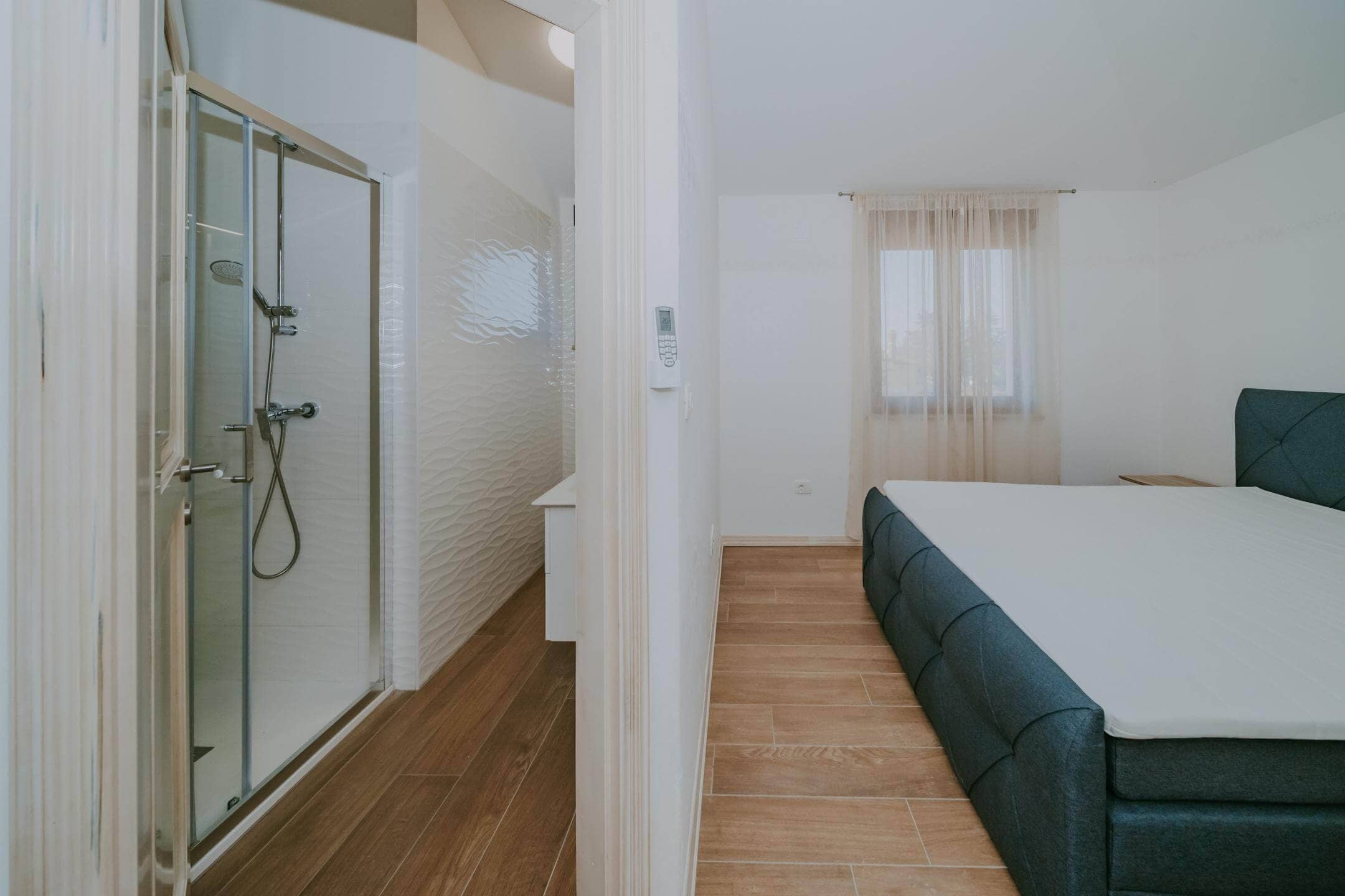 Kaštel okolica | Prostrana vila s bazenom
