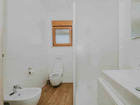 Kaštel okolica | Prostrana vila s bazenom