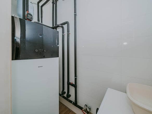 Kaštel okolica | Prostrana vila s bazenom