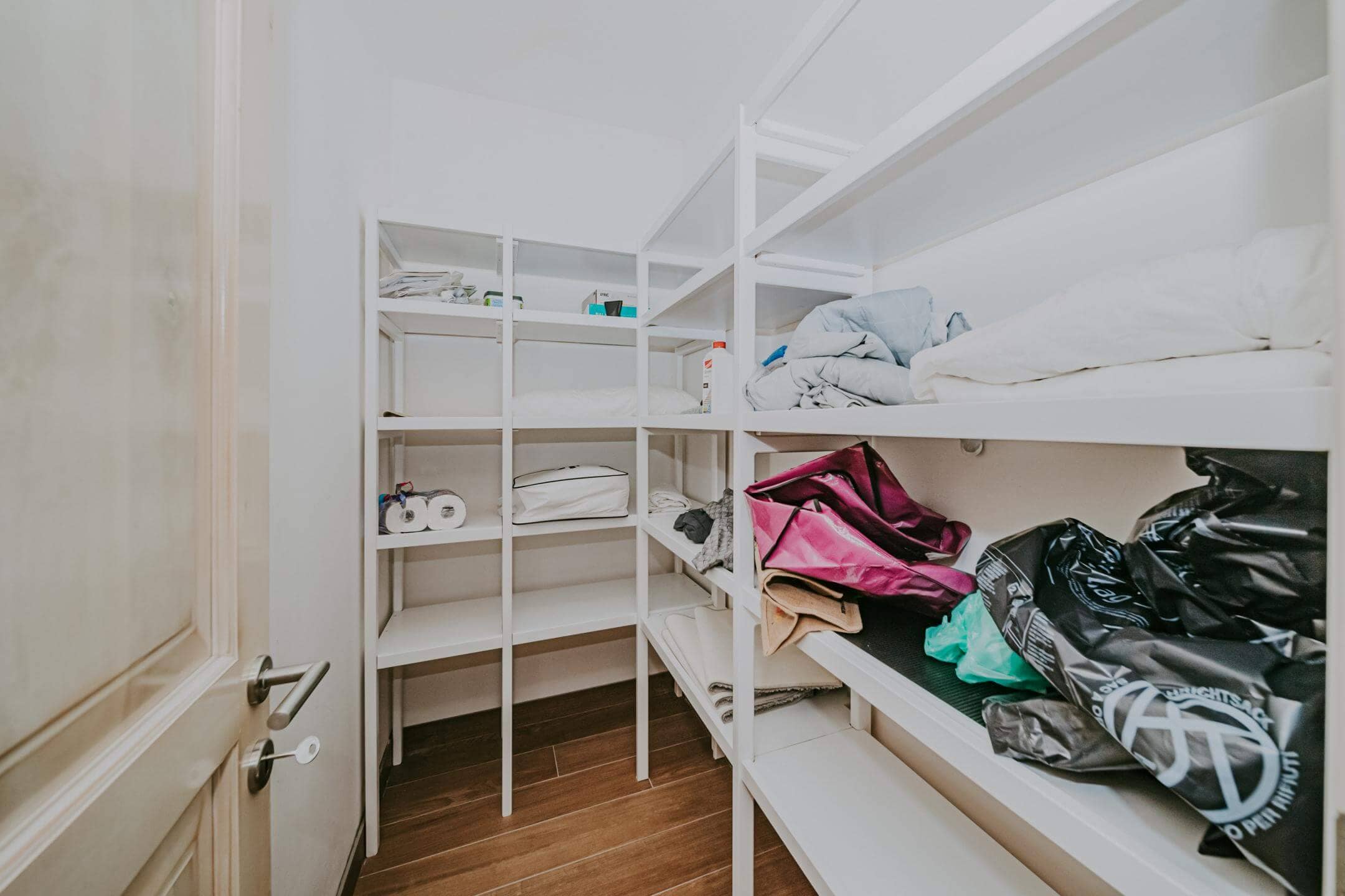 Kaštel okolica | Prostrana vila s bazenom