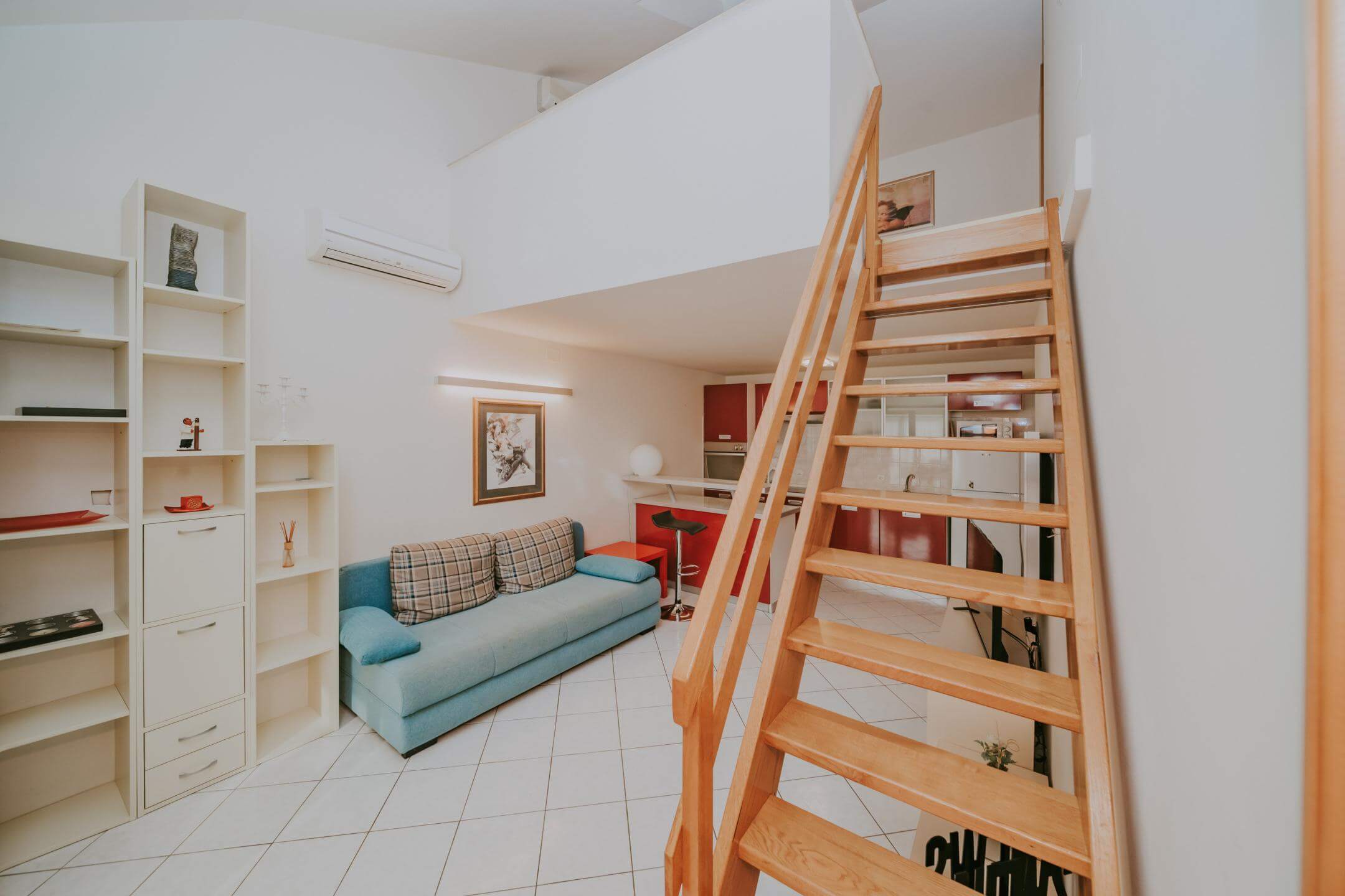 Замбратия | Квартира на двух этажах у моря