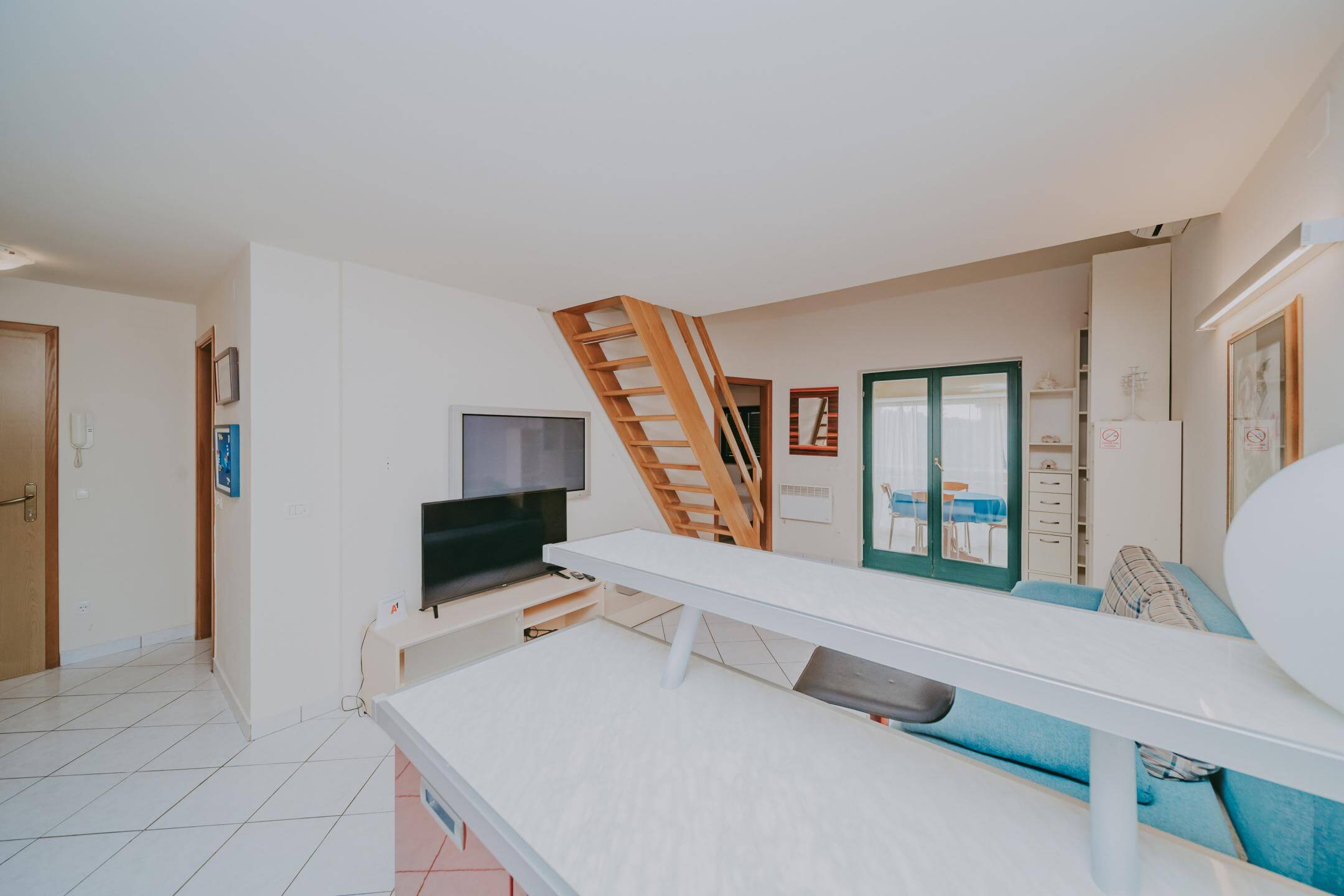 Замбратия | Квартира на двух этажах у моря