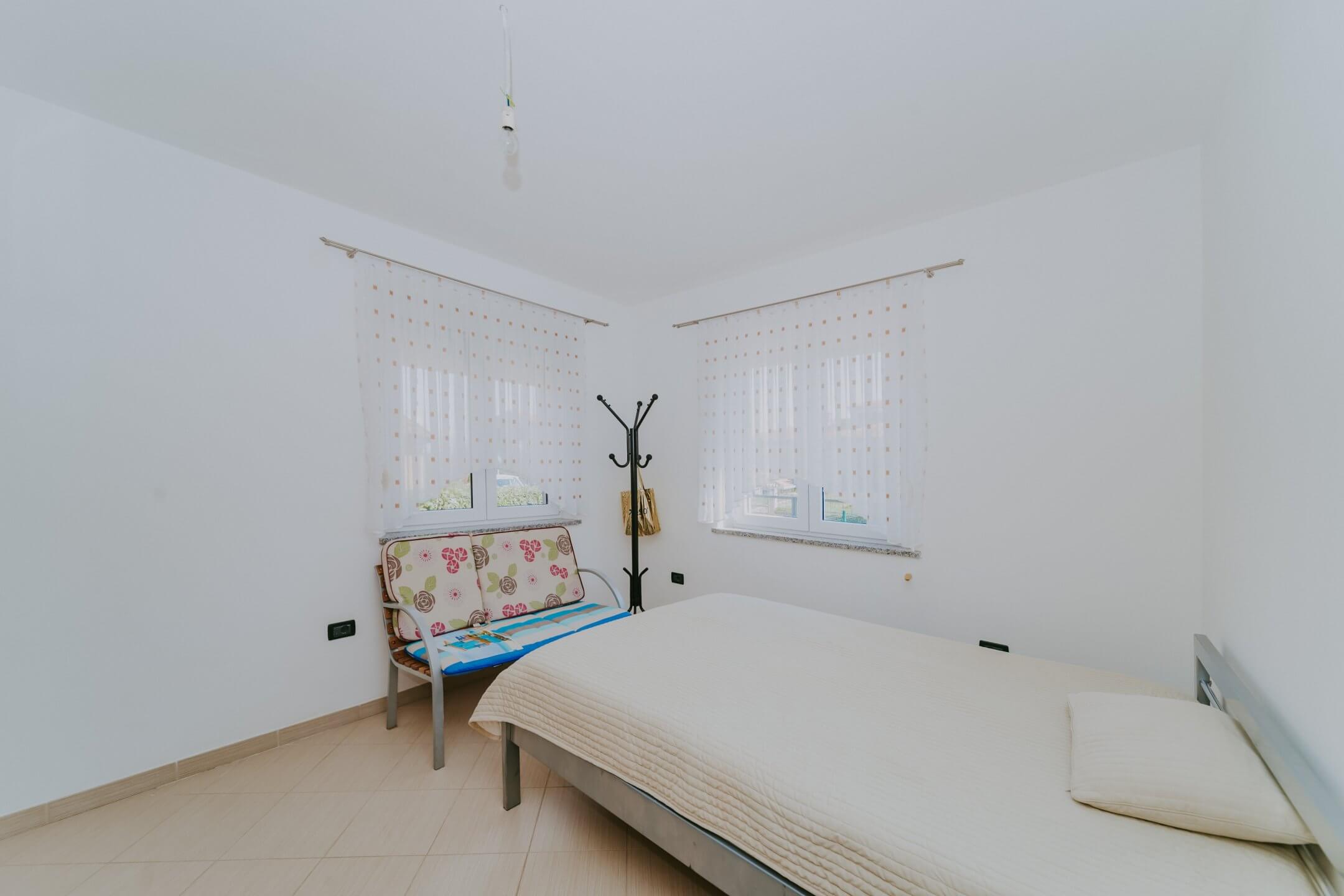 Umag | Maus | Geräumige Wohnung im Erdgeschoss mit Garten und großem Abstellraum