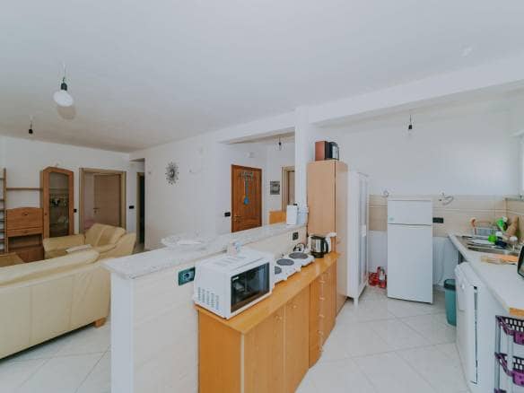 Umag | Maus | Geräumige Wohnung im Erdgeschoss mit Garten und großem Abstellraum