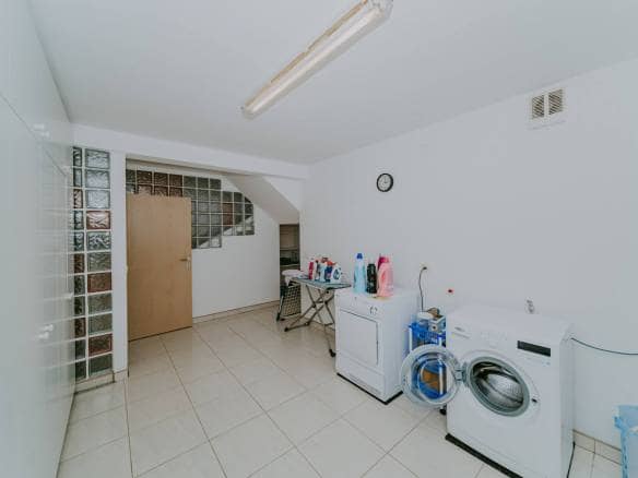 Umag | Maus | Geräumige Wohnung im Erdgeschoss mit Garten und großem Abstellraum