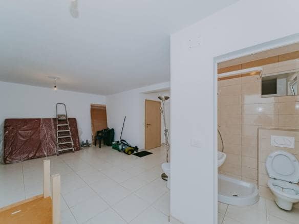 Umag | Maus | Geräumige Wohnung im Erdgeschoss mit Garten und großem Abstellraum