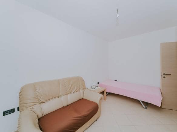 Umag | Maus | Geräumige Wohnung im Erdgeschoss mit Garten und großem Abstellraum