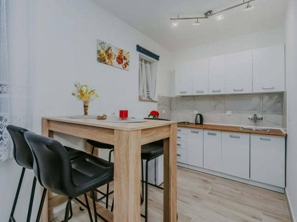 Poreč okolica | Apartmajska hiša s pogledom na morje