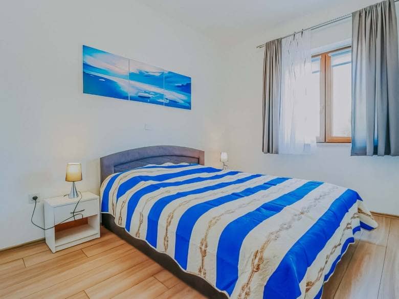 Poreč okolica | Apartmajska hiša s pogledom na morje