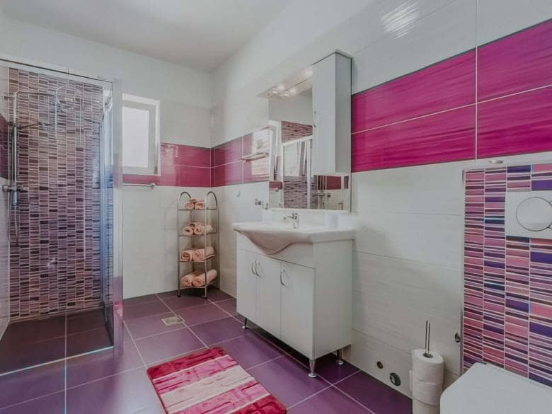 Poreč okolica | Apartmajska hiša s pogledom na morje