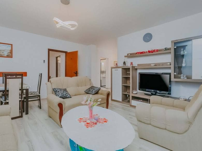 Poreč okolica | Apartmajska hiša s pogledom na morje