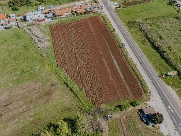 Umago | Ampio terreno vicino alla città per investimento