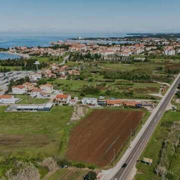 Umago | Ampio terreno vicino alla città per investimento