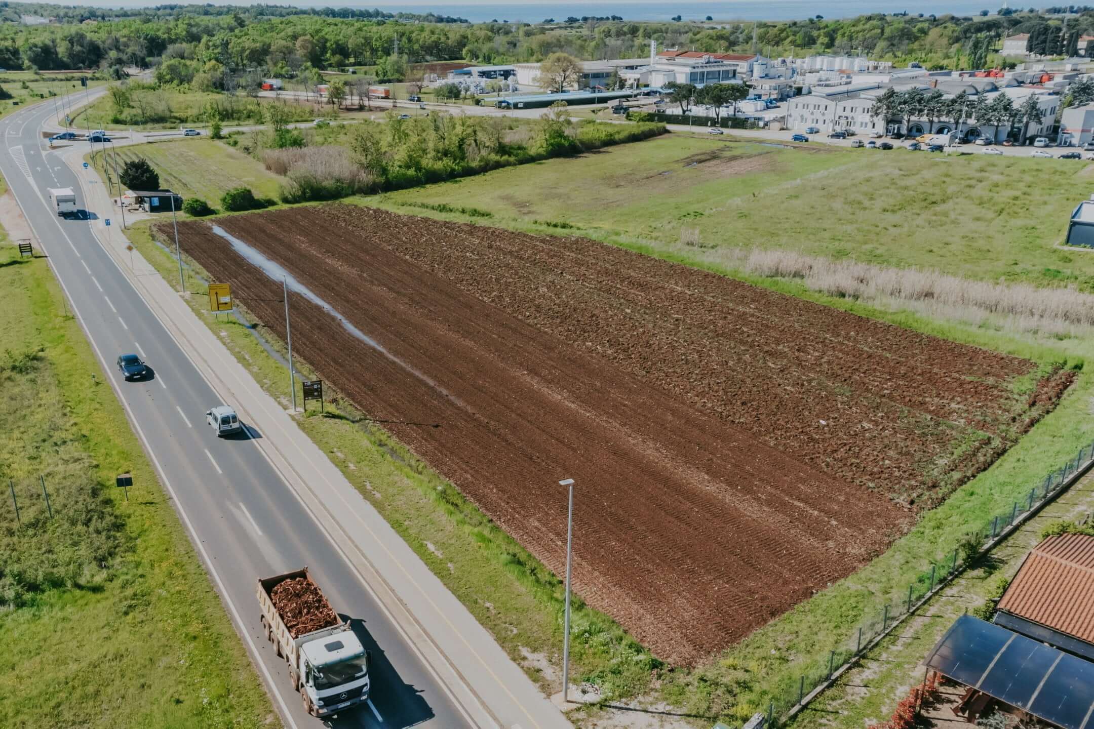 Umago | Ampio terreno vicino alla città per investimento