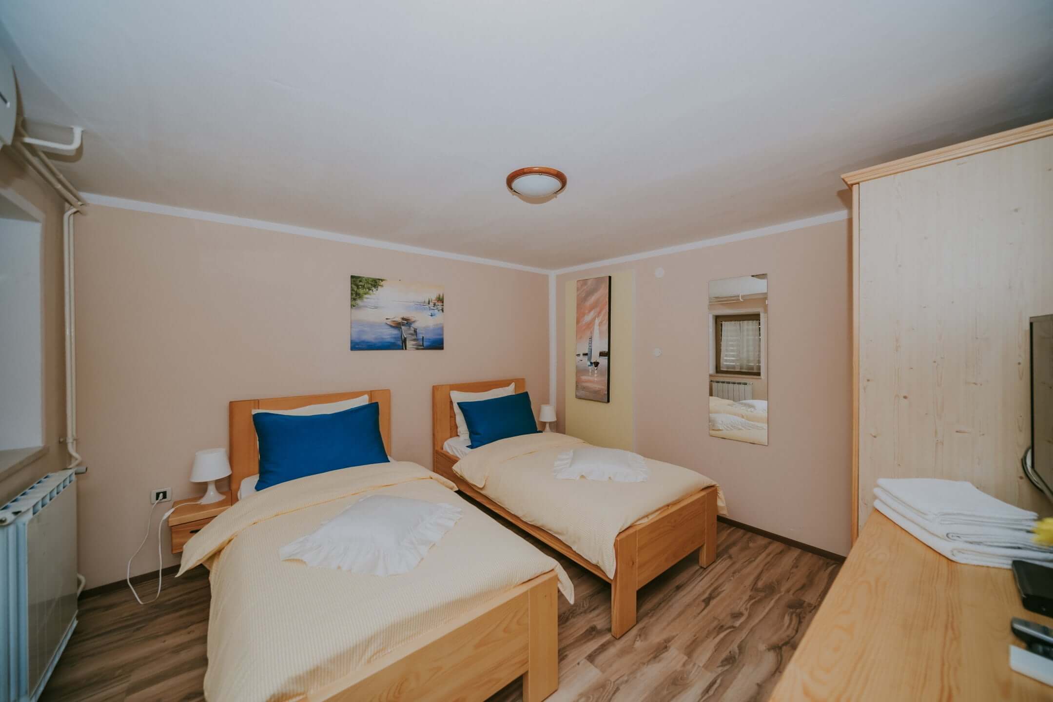 Exklusiv! Umgebung von Kaštel | Ein Komplex aus Steinhäusern mit Swimmingpool und Wohnungen zur Investition