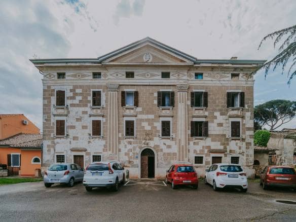 Эксклюзивные окрестности Умага | Двухэтажная квартира в исторической резиденции с открытым видом на море