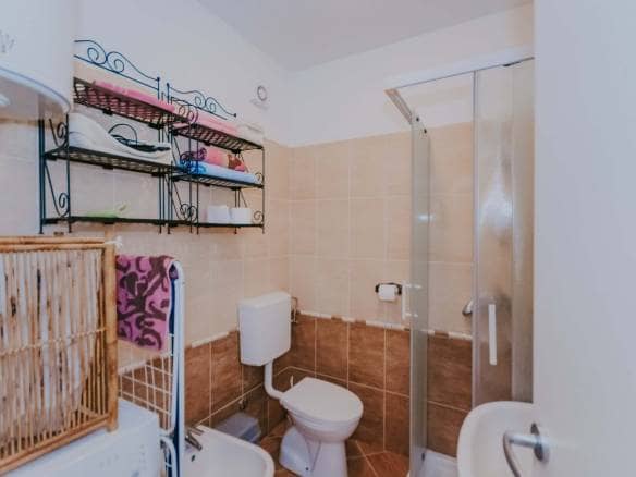 Karigador | Apartment on the ground floor with a garden 200 meters from the sea
