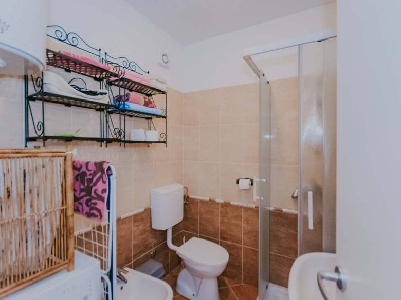 Karigador | Apartment on the ground floor with a garden 200 meters from the sea