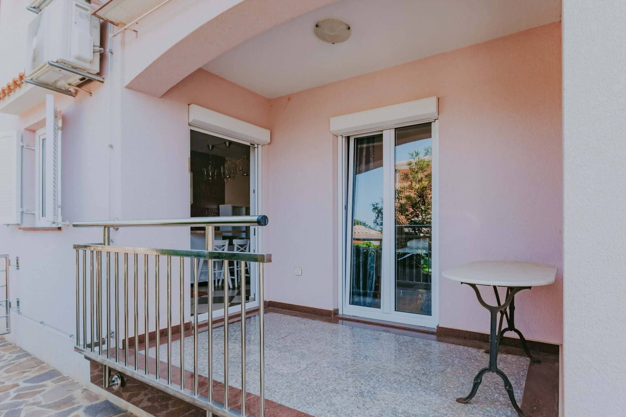Karigador | Apartment on the ground floor with a garden 200 meters from the sea