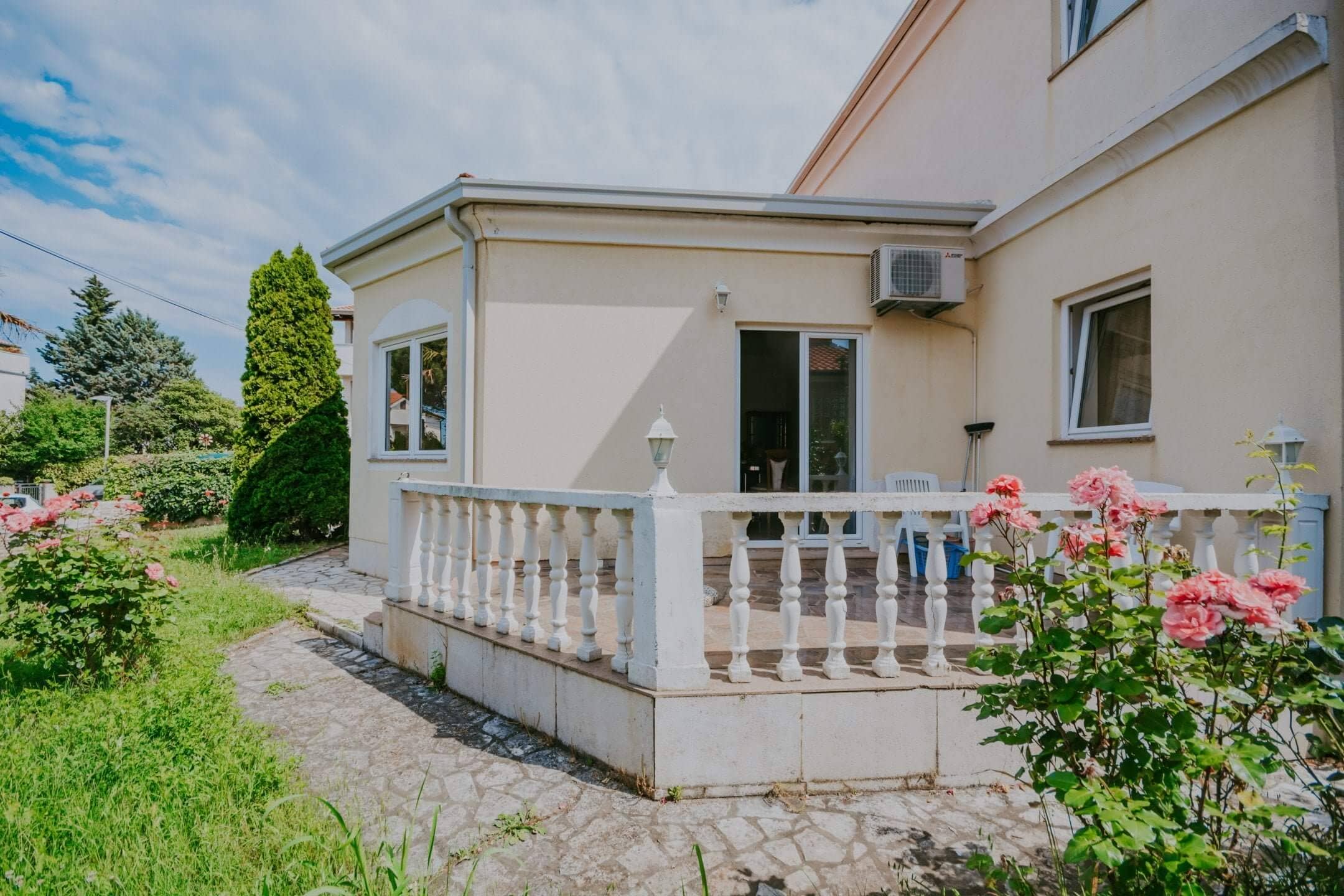 Novigrad | Stan u prizemlju sa vrtom
