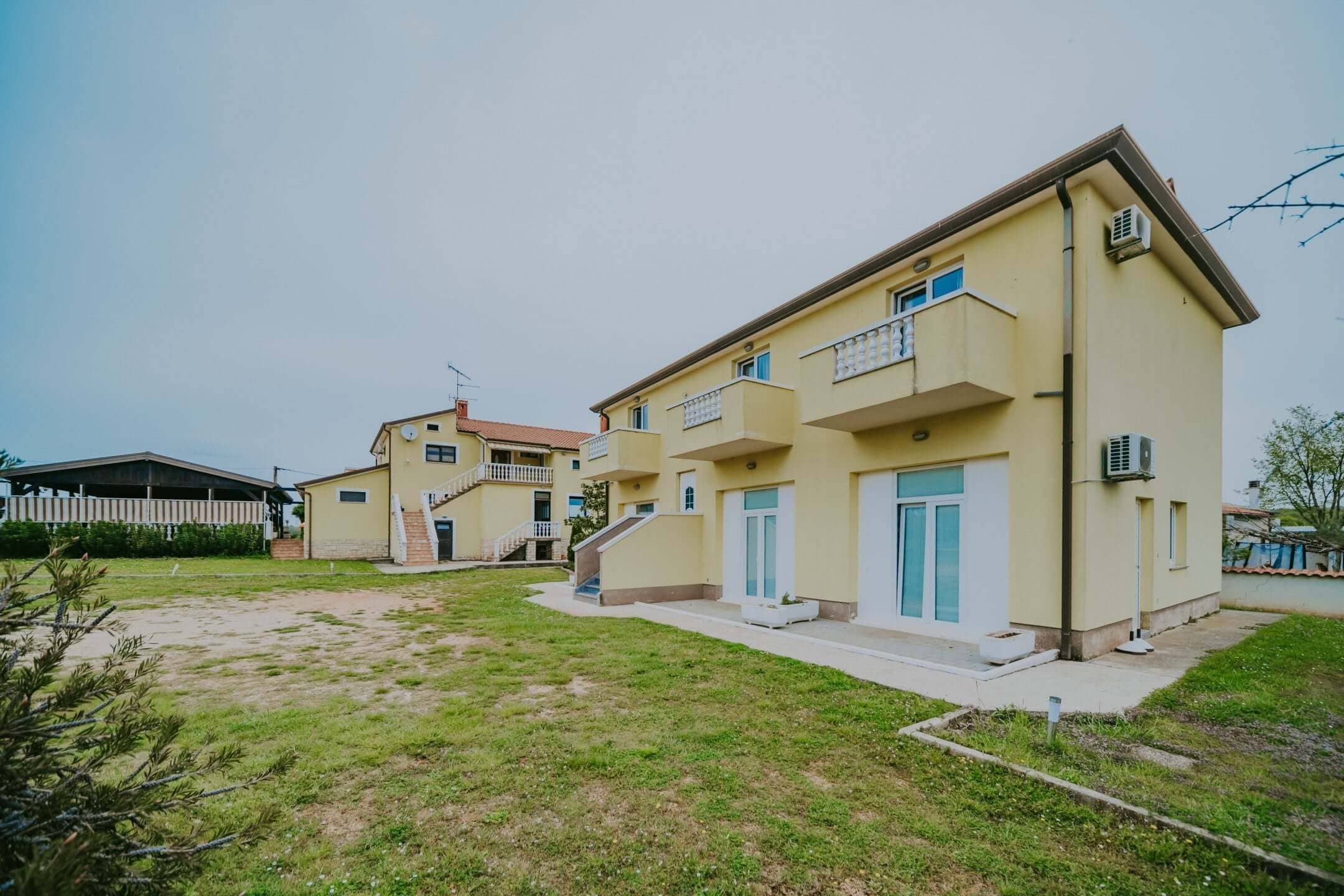 Umag okolica | Kompleks s poslovno stavbo in stanovanjsko hišo Umag okolica | Kompleks s poslovno stavbo in stanovanjsko hišo