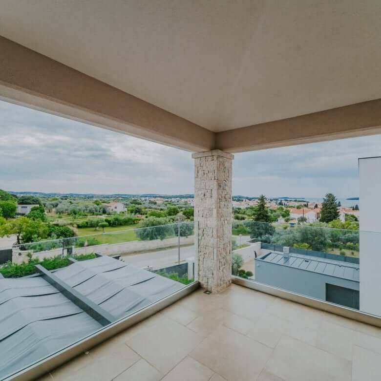 Fažana | Apartmanska kuća s bazenom i pogledom na more