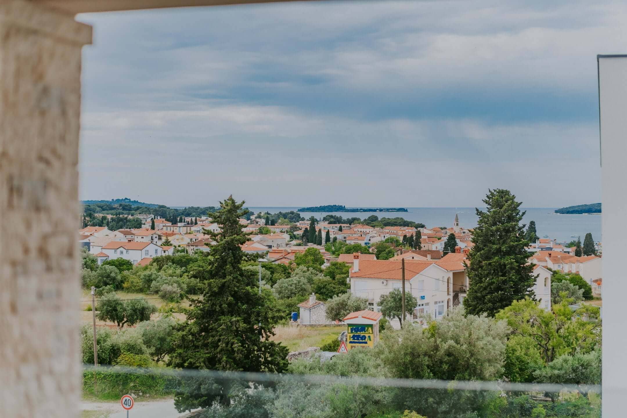 Fažana | Apartmanska kuća s bazenom i pogledom na more