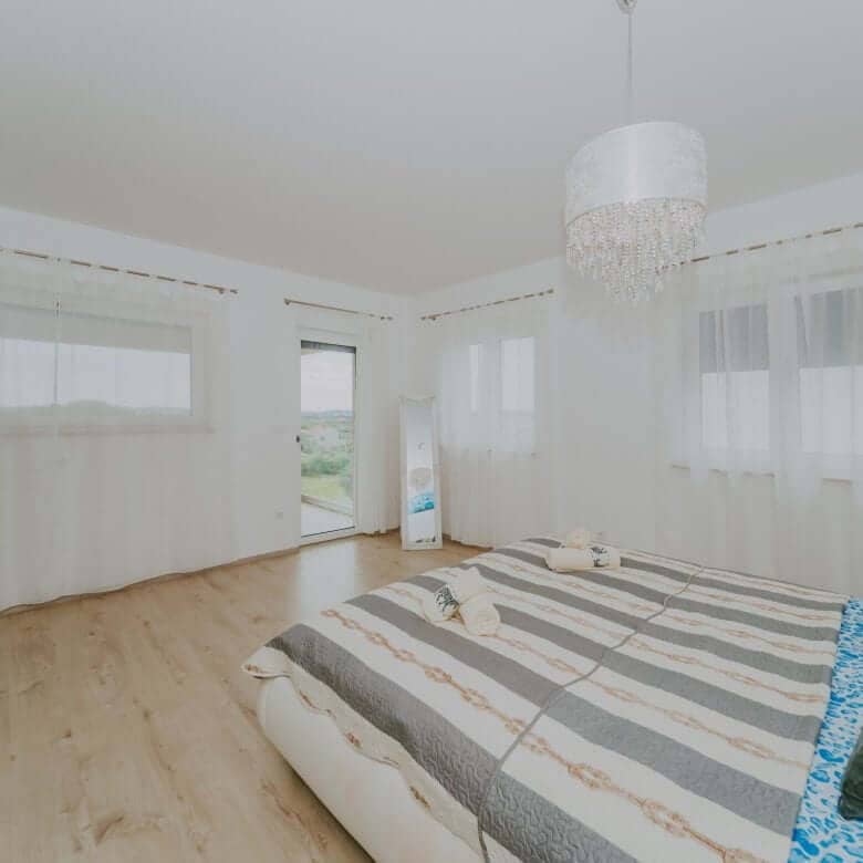 Fažana | Apartmanska kuća s bazenom i pogledom na more