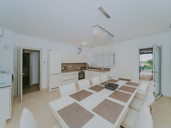 Fažana | Apartmajska hiša z bazenom in pogledom na morje