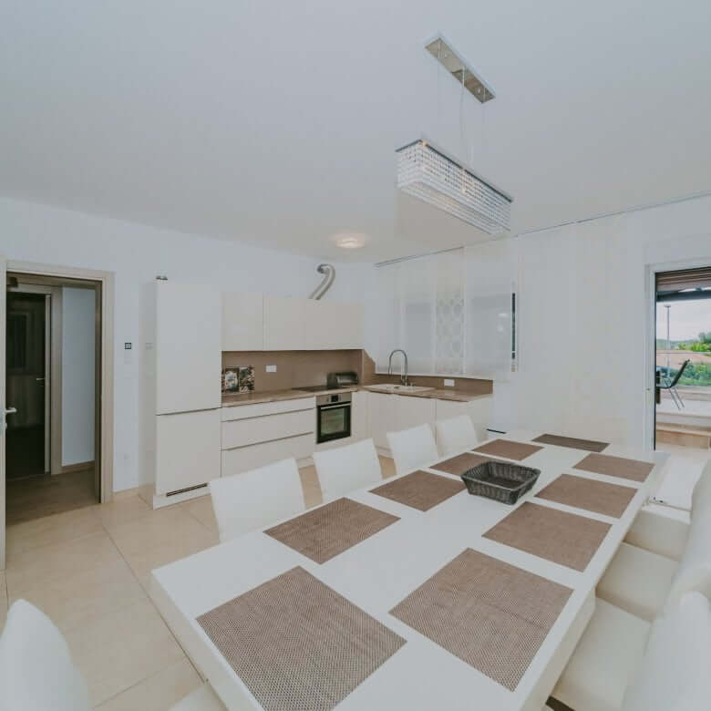 Fažana | Apartmajska hiša z bazenom in pogledom na morje