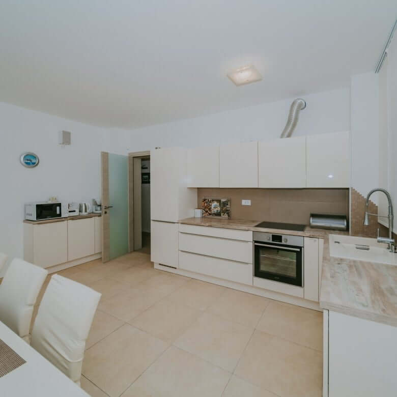 Fažana | Apartmajska hiša z bazenom in pogledom na morje