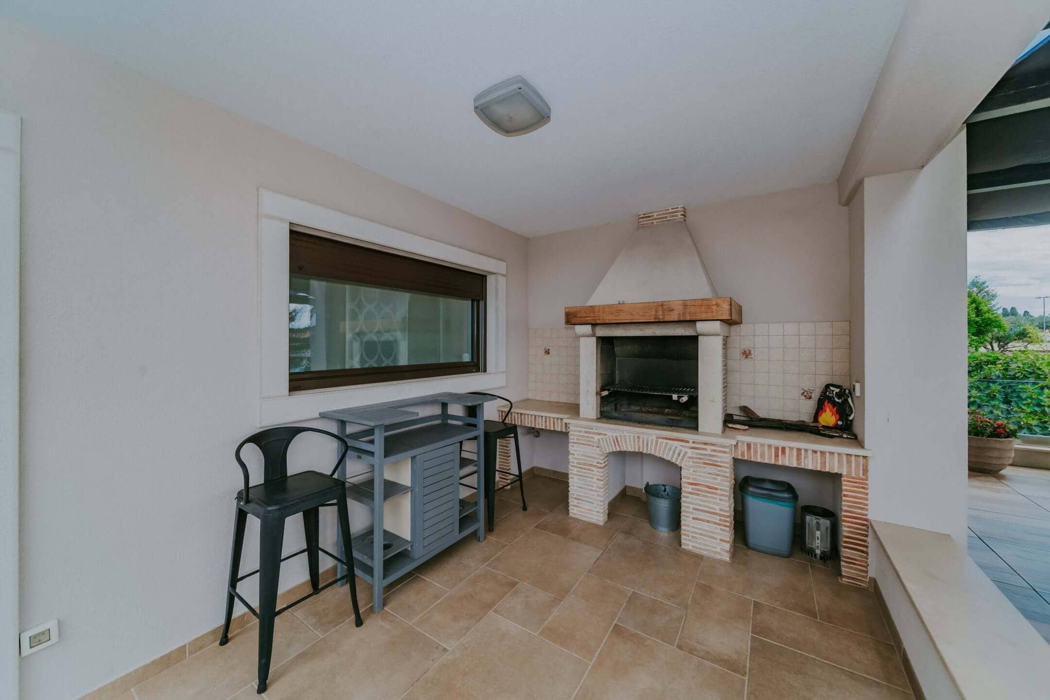 Fažana | Apartmanska kuća s bazenom i pogledom na more