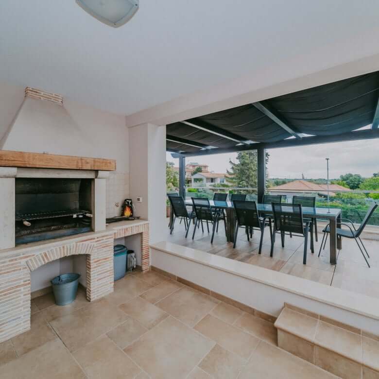 Fažana | Apartmajska hiša z bazenom in pogledom na morje