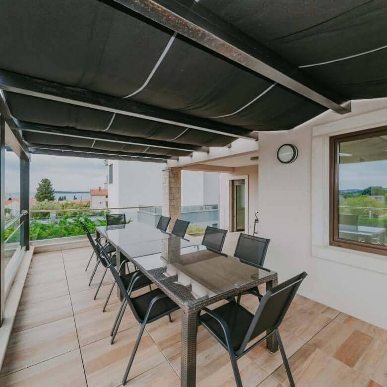 Fažana | Apartmanska kuća s bazenom i pogledom na more