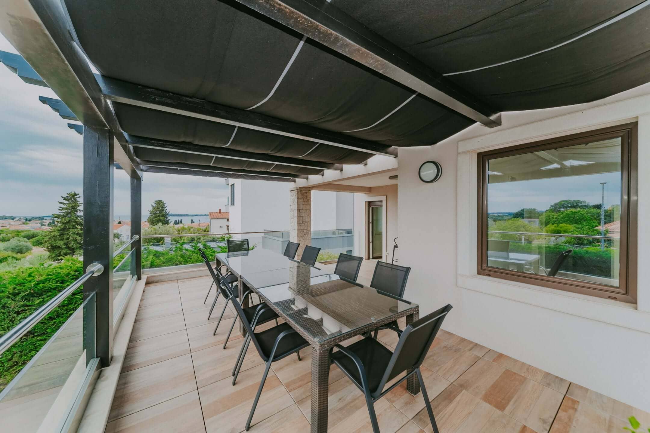 Fažana | Apartmanska kuća s bazenom i pogledom na more